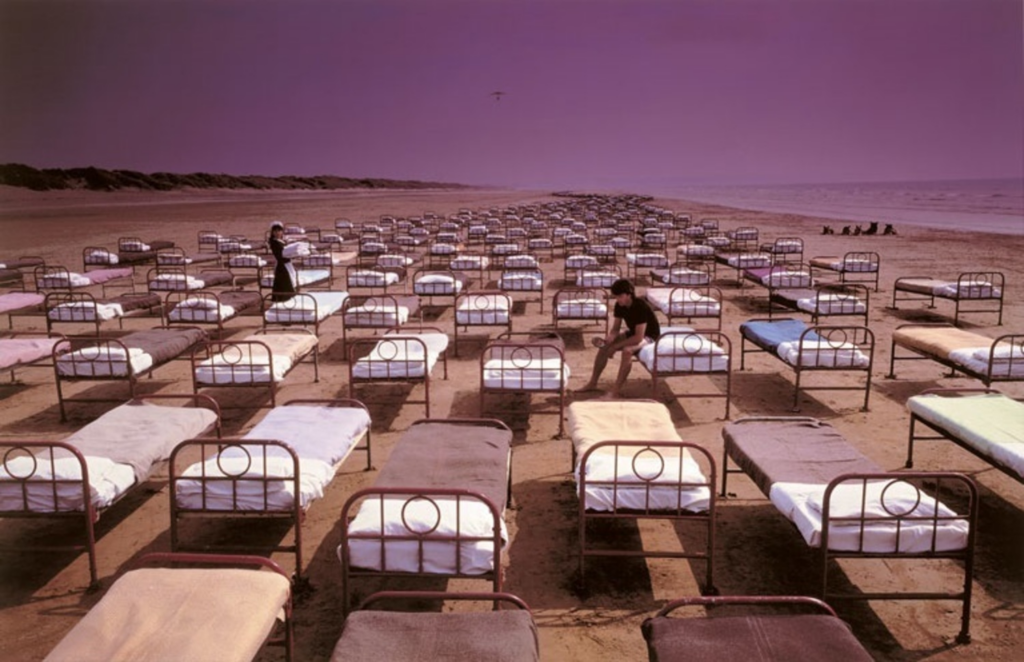 Las portadas más icónicas de Pink Floyd: el arte que cambió la historia del rock 13 A Momentary Lapse of Reason (1987)