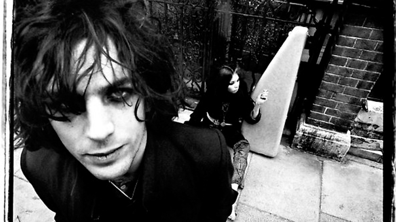 Syd Barrett: el músico que resplandeció en su loco diamante